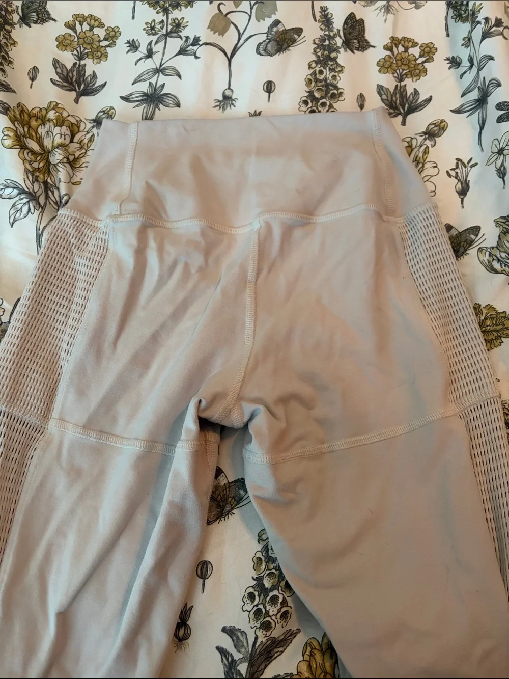 Alo Light Beige Athletic Leggings with‎ Mesh Panels